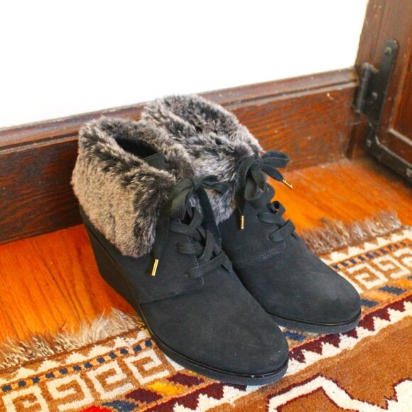 Cole Haan Black Leather Lace-up Booties with Fur, Sz 8 - Picture 1 of 5